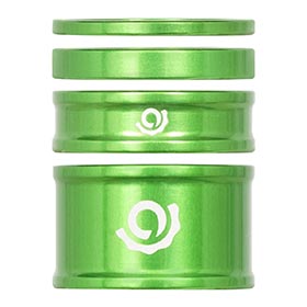 Industry Nine,  iRiX,   Jeu d'espaceurs de jeu de direction