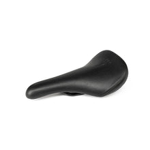  Eclat,  Exile Rail,  Selle