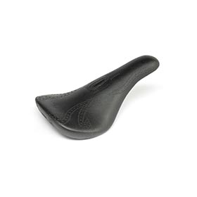 Eclat,  Exile X Tyson Pivotal,  Selle