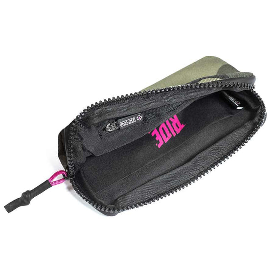 Muc-Off,  Étui Essentials,  Camo